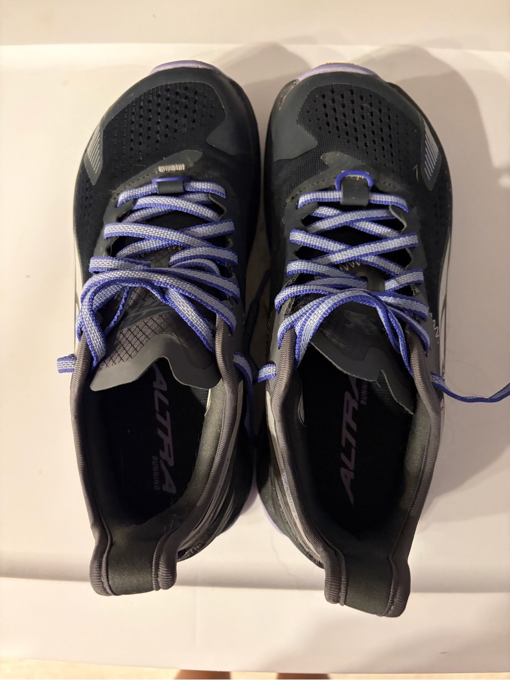 Altra Men’s Black Athletic Shoes with Lavender Laces